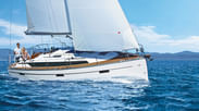 bavaria-cruiser-37-sailing.jpg